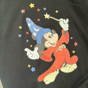 Sorcerer Mickey crewneck sweatshirt size M